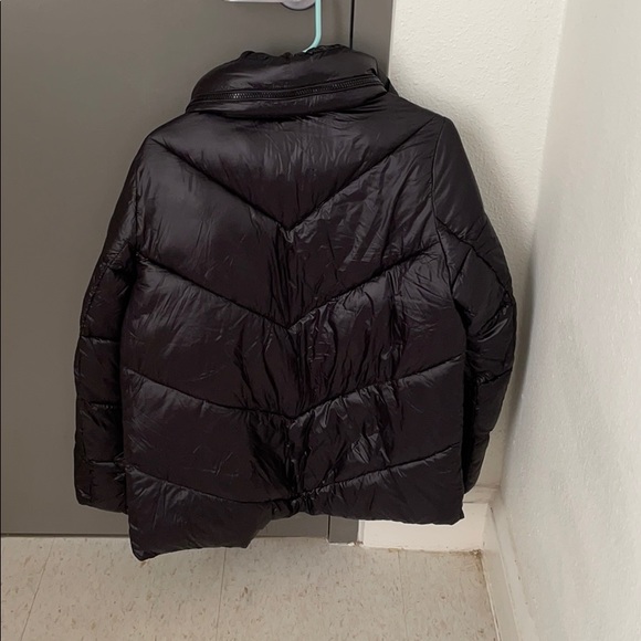 Michale Kors Puffer size medium like new. - Picture 2 of 3